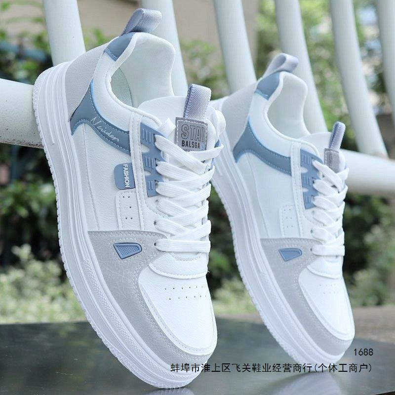 Spring Men's Shoes 2026 New Lightweight Versatile Sports Shoes Soft Sole Non-Slip Casual Running Shoes Men's Travel Shoes