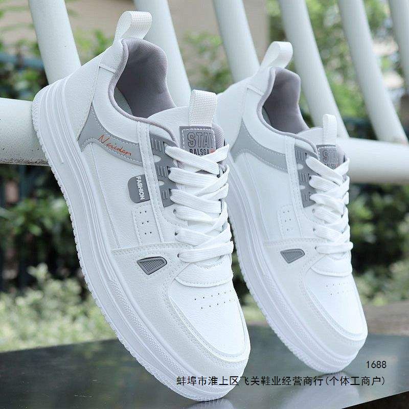 Spring Men's Shoes 2026 New Lightweight Versatile Sports Shoes Soft Sole Non-Slip Casual Running Shoes Men's Travel Shoes