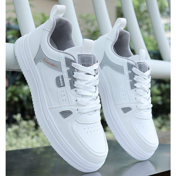 Spring Men's Shoes 2026 New Lightweight Versatile Sports Shoes Soft Sole Non-Slip Casual Running Shoes Men's Travel Shoes